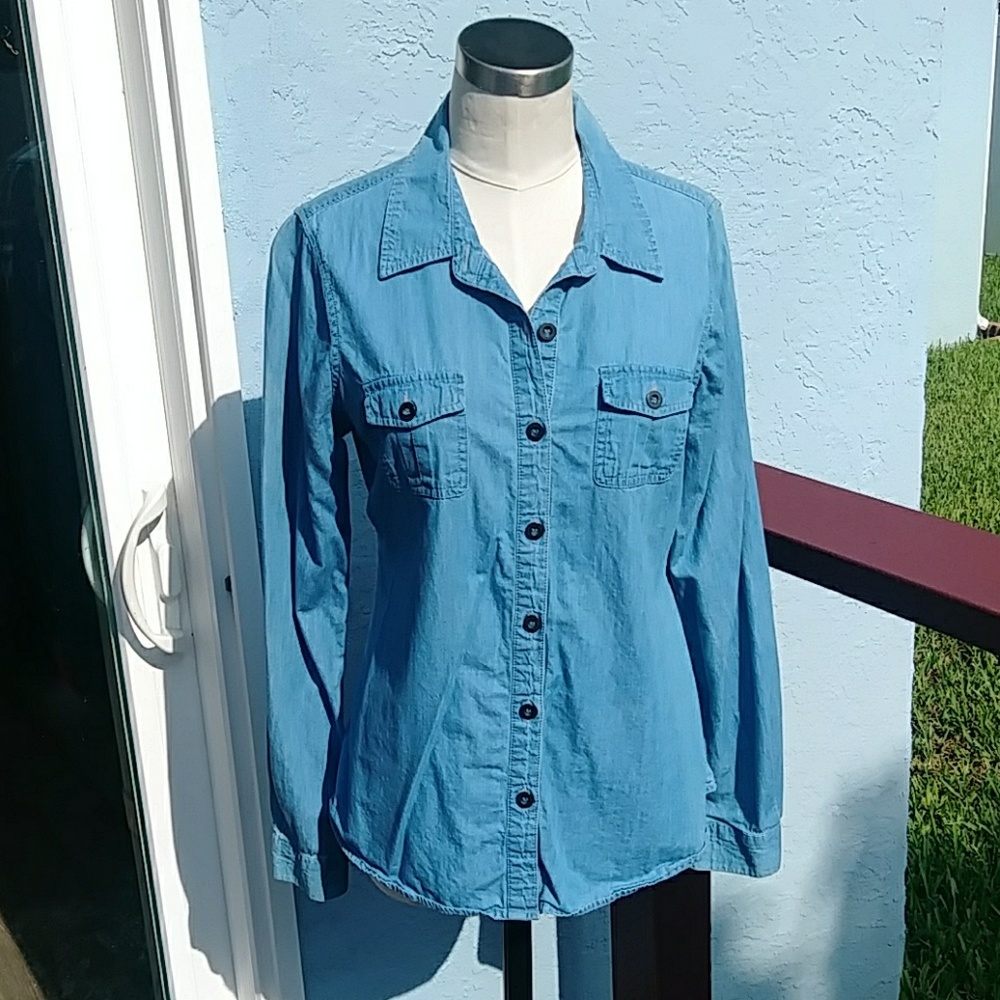 Red Camel Women's Shirt.